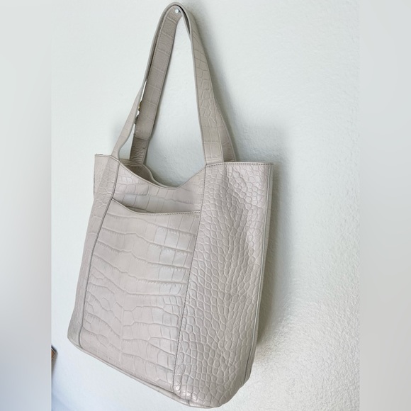 COPY - Brahmin Brayden Pearlized Ivory/Light Gray Leather Tote Bag Croc Embossed - Picture 5 of 15